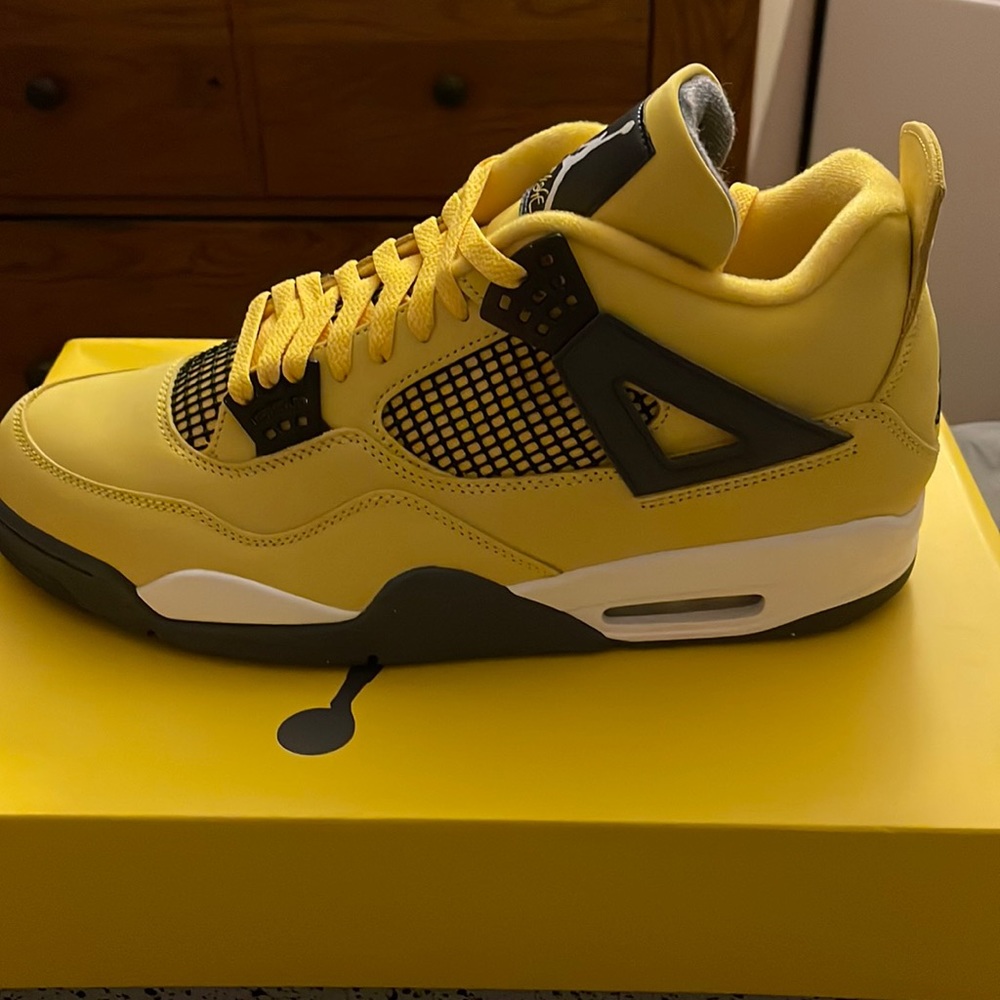 NIKE AIR JORDAN RETRO 4 LIGHTNING SIZE 13 DS